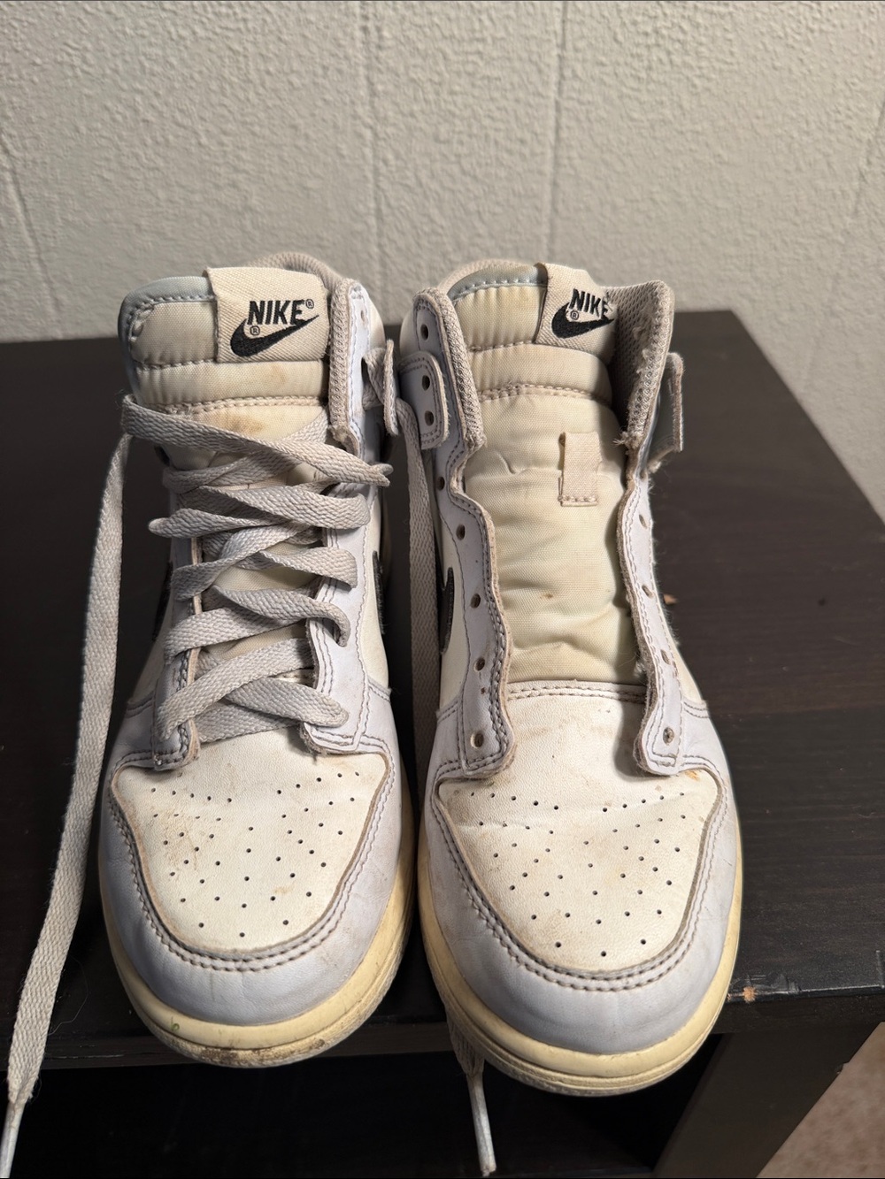 Kids Nike High-Top Sneakers in Off-White and Light Gray